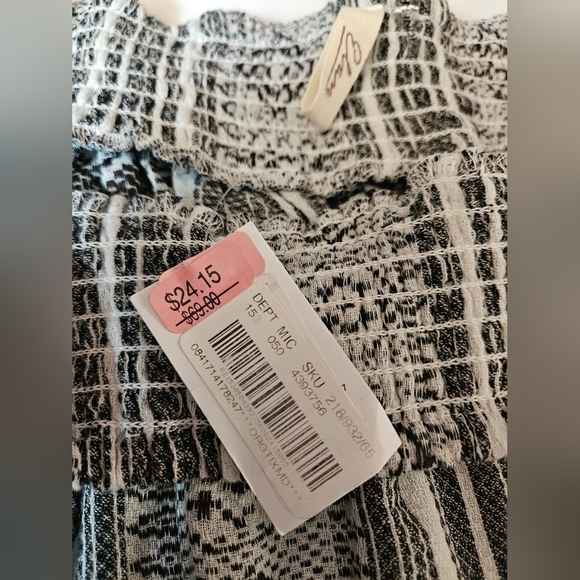 NWT Elan Womens Black & White Design Off The Shoulder Short Sleeve Top Size Med - Picture 5 of 10